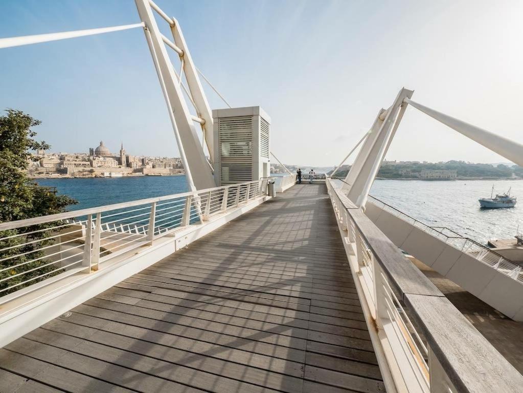 Luxury Apartment Inc Pool & Views 斯利马 外观 照片